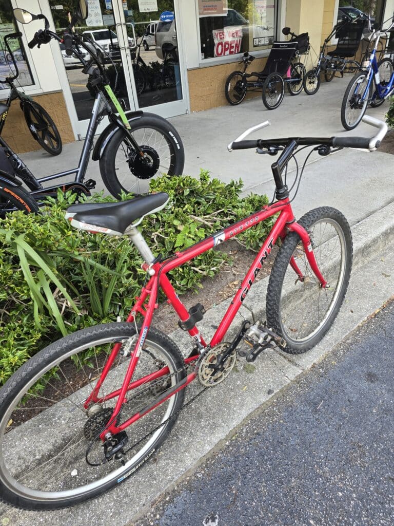 Giant ATX 770 Red Mountain Bike 21 Speed - Myrtle Beach
